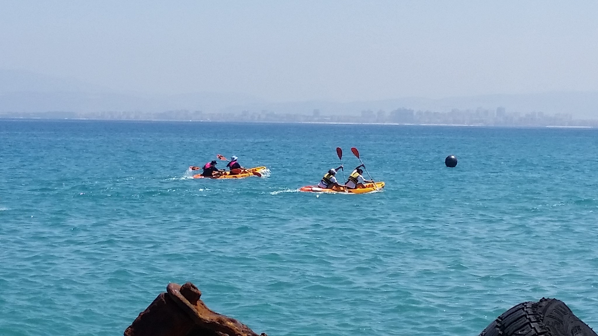 קיאקים וסירות מפרש